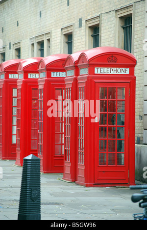 Boîtes de téléphone rouge Banque D'Images