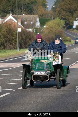 Un 1904 de Dion Bouton voiture vétéran sur le Londres à Brighton veteran car run 2008 Banque D'Images