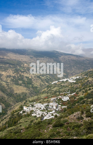 Villages Andalous blanchis de Bubion bas et Capileira dans la Sierra Nevada Alpujarra Espagne Banque D'Images