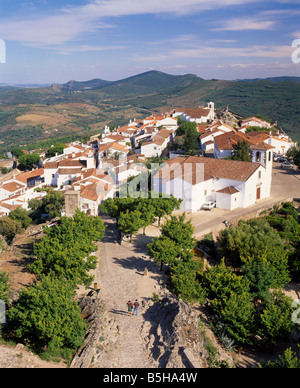 Vue sur le village du château. Marvao, Alentejo, Portugal. Banque D'Images