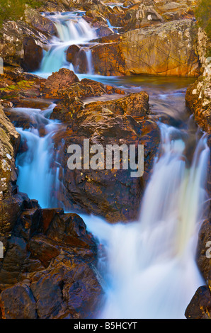 Glen etive falls sur la rivière etive dans les highlands écossais Banque D'Images