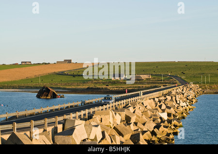 dh troisième barrière de Churchill BURRAY ORKNEY voiture sur route scapas Flow histoire barrières guerre mondiale 2 défense anti sous-marine ecosse grande-bretagne défenses ww2 Banque D'Images