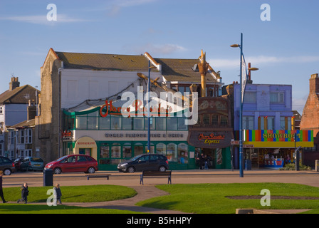 Harry Ramsden's world célèbre fish and chips restaurant le long de la promenade du front de mer de Great Yarmouth Norfolk Uk Banque D'Images