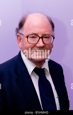 Richard Holmes auteur au Festival de Cheltenham GLOUCESTERSHIRE Angleterre littéraire Richard Holmes est un biographe Banque D'Images