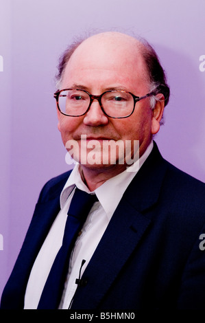 Richard Holmes auteur au Festival de Cheltenham GLOUCESTERSHIRE Angleterre littéraire Richard Holmes est un biographe Banque D'Images