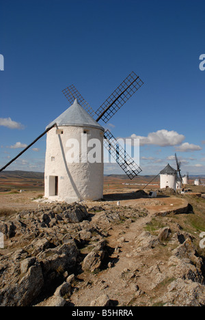 Les moulins à vent, Consuegra, province de Tolède, Castille-La-Manche, Espagne Banque D'Images