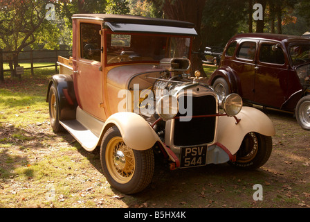 Voiture sur mesure ou hot rod sur l'affichage, Tilford, Surrey, Angleterre - pas de gros V8 basé sur le moteur Ford de 1920. Banque D'Images