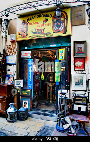 Plateia Avissynias marché aux puces de Monastiraki est un marché aux puces de la vieille ville d'Athènes Banque D'Images