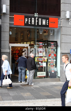 Le Parfum Shop Point de vente au détail, Fargate, Sheffield, Angleterre du Sud, Yokshire, R.-U. Banque D'Images
