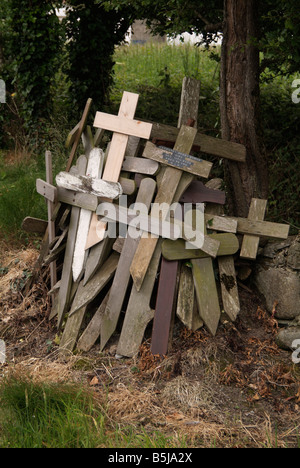 Croix en bois du sud de l'Irlande, l'Europe de l'ouest en bordure de Emerald Isle République d'Irlande Irlande République d'Irlande et parlementaires d Banque D'Images