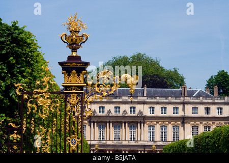 L'élément de Golden Gate et le palais en arrière-plan Banque D'Images