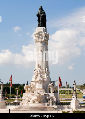 Statue de la place Marques de Pombal sur le monument à la Praca Marques de Pombal avec Parque Edward VII derrière, Lisbonne, Portugal Banque D'Images