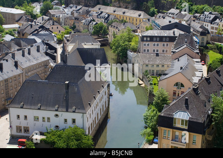 Dans la rivière Alzette Luxembourg Grund 2006 Banque D'Images