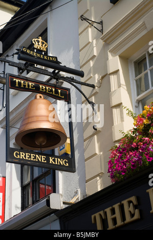 La Bell Public House Sign in Reigate Surrey England UK Pubs Pub Signs Banque D'Images