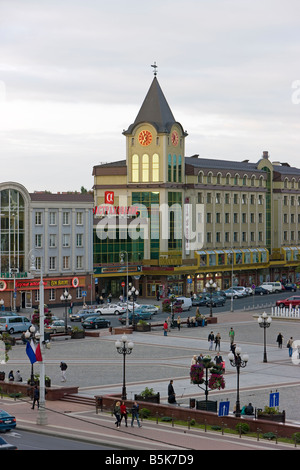 La Russie, Kaliningrad, la ploshchad Pobedy (Pobedy Square) nouveau centre commercial dans le centre-ville Banque D'Images