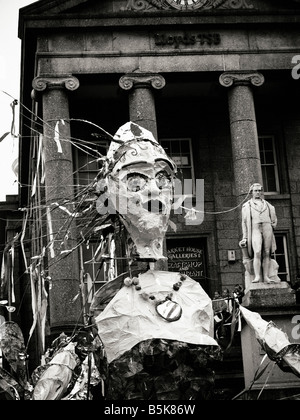 Artistes interprètes ou exécutants au jour Mazey, partie de l'Golowan festival à Penzance, Cornwall Banque D'Images