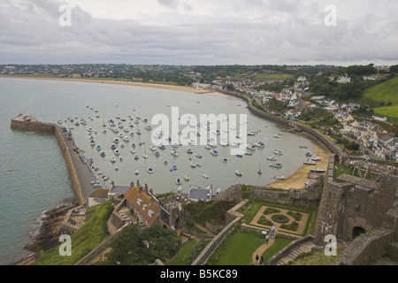 Gorey Harbour de Mont Orgueil Castle Banque D'Images