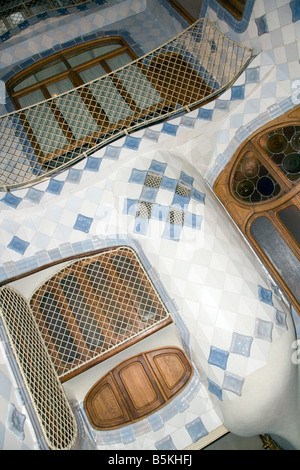 Casa Batllo Barcelone Espagne - l'intérieur de ce bâtiment bizzar conçue par Gaudi. Le couloir d'épines Banque D'Images