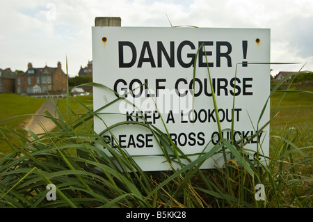 Le signe de danger sur le terrain de golf de North Berwick, Ecosse Banque D'Images