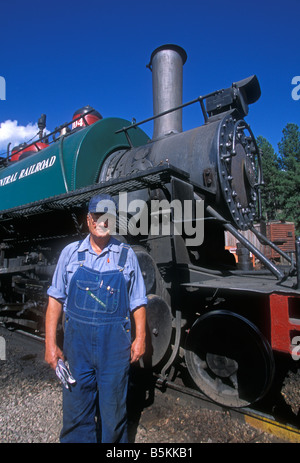 1, un train, pompier, pompier, ingénieur, ingénieur de train, Black Hills Central Railroad, hill city, Black Hills, Dakota du Sud Banque D'Images