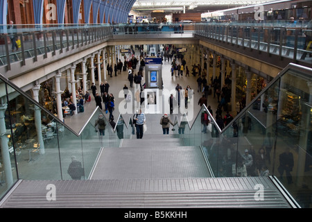 La gare Eurostar St Pancras International Londres GB UK Banque D'Images