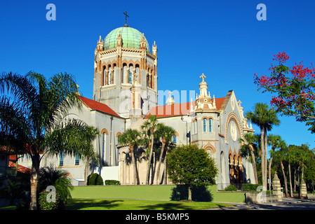 'Flagler' Memorial Presbyterian Church d'une belle journée d'automne à Saint Augustine, Floride Banque D'Images