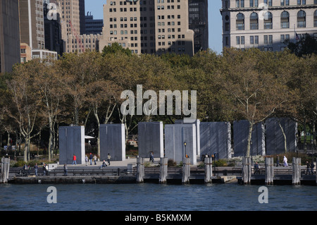 Un mémorial pour les militaires qui sont morts dans l'océan Atlantique au cours de la Seconde Guerre mondiale est dans Battery Park à l'extrémité sud de Manhattan. Banque D'Images