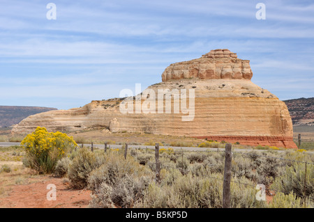 Church Rock le long de la US Highway 191 dans le sud-est de l'Utah Banque D'Images