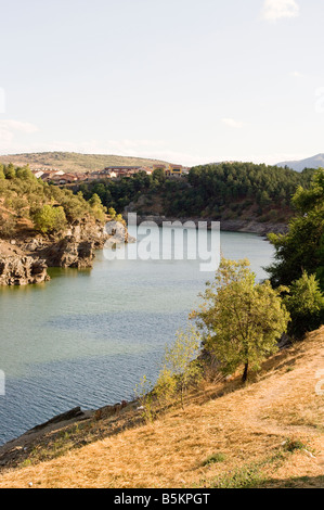 Dans 'La rivière Lozoya Buitrago de Lozoya' [en] [Sierra de Guadarrama] Madrid Espagne España UE Banque D'Images