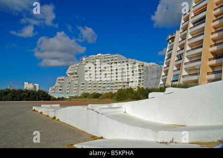 Hôtels et appartements, à la périphérie de St Jean de Monts, Vendée, France Banque D'Images