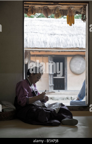 Une dame coréenne tricot Banque D'Images