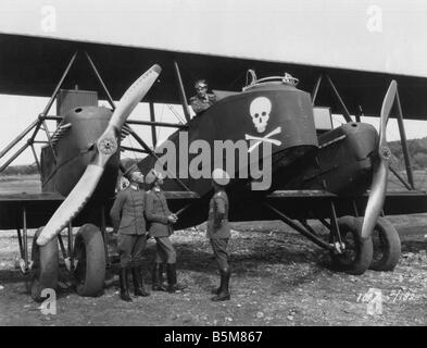 2 G55 B1 1915 pilote allemand dans son avion de l'histoire de la Première Guerre mondiale La Première Guerre mondiale La guerre aérienne de l'armée de l'air Luftwaffe allemande une pi Banque D'Images