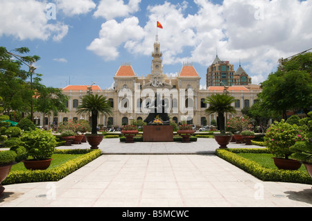 Façade ornée de la Commission bâtiment, Ho Chi Minh City Hall, Ho Chi Minh City, Vietnam Banque D'Images