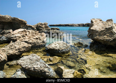 Agia Napa Chypre Côte de corail vue en ligne Banque D'Images