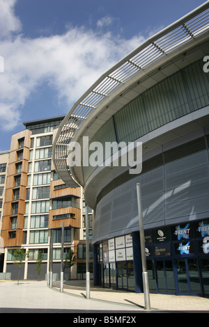 Ville de Nottingham, Angleterre. Le Centre national des glaces et de l'Arena dans le Boléro de Nottingham Square. Banque D'Images