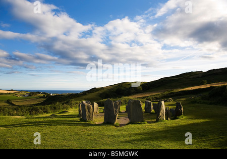 Recumbent (Drombeg Stone Circle), également connu sous le nom de l'autel druidique, près de Glandore, comté de Cork, Irlande Banque D'Images