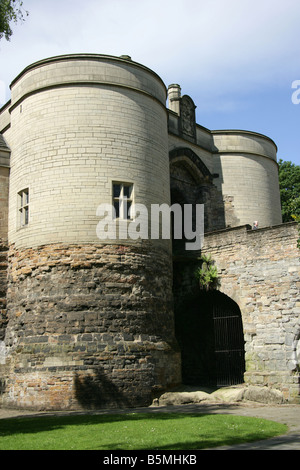 Ville de Nottingham, Angleterre. Douves du château de Nottingham et gate, avec l'entrée principale du château, musée et galerie d'art. Banque D'Images