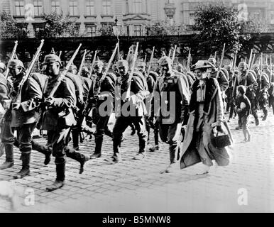 8 1914 8 0 A4 1 E Berlin photo 1914 Mobilisation Mobilisation de la Première Guerre Mondiale, août 1914 soldats à Berlin sur la façon de la stati Banque D'Images