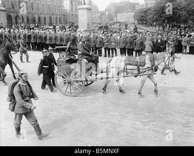 8 1914 9 2 A1 Canon panier russe Berlin 1914 Première Guerre Mondiale 1914 Berlin 18 parade de troupes avec présentation des trophées de guerre et butin Banque D'Images