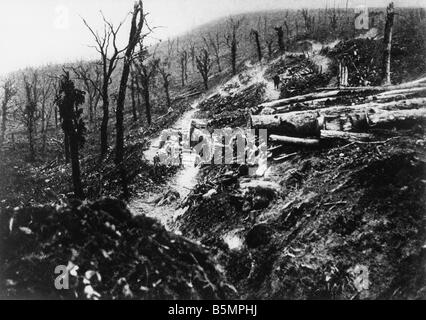 9 1916 1024 A1 3 E Bataille de Verdun 1916 World War 1 1914 18 Western Front Bataille de Verdun 1916 le ravin Ravin de la Dame ca Banque D'Images