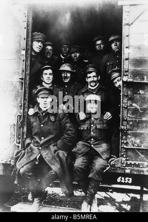 9 1917 11 20 19 A2 E Anglais POW transportés 1917 Première Guerre Mondiale 1914 18 Bataille de réservoir avant de l'Ouest près de Cambrai 20 29 novem Banque D'Images