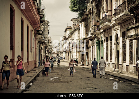 Scène de rue au centre-ville de la vieille Havane Cuba Banque D'Images