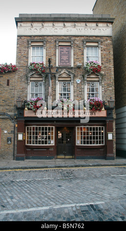 La perspective de Whitby pub à Wapping Londres Angleterre Royaume-uni Banque D'Images