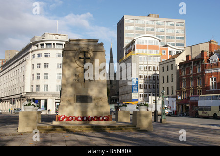 Le monument commémoratif de guerre dans le centre-ville de Bristol. Banque D'Images