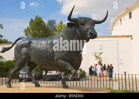 Ronda Malaga Province Espagne Monument aux combats Bull sculpté par Nacho Martin Banque D'Images