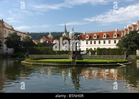 Palais Wallenstein étang jardin Ornement Mala Strana Prague RÉPUBLIQUE TCHÈQUE Banque D'Images