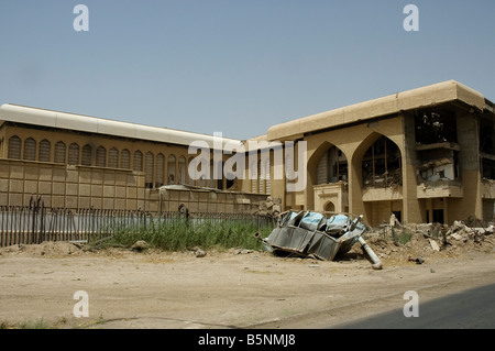 Dommages causés par les bombes à Saddams Palace dans la zone verte de Bagdad , Banque D'Images