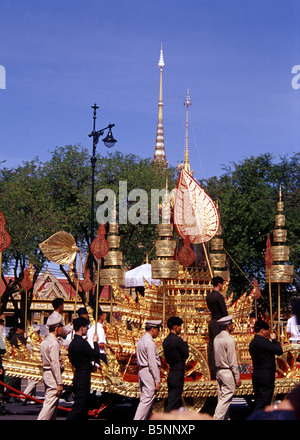 Le char royal pendant la répétition pour la Princesse Galyani Vadhana's royal cremation à Sanam Luang, Bangkok Banque D'Images