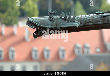 'Close up' de style gargouille gouttière de la tuyère d'eau populaires sur les églises en Pologne, Wroclaw, Pologne Banque D'Images