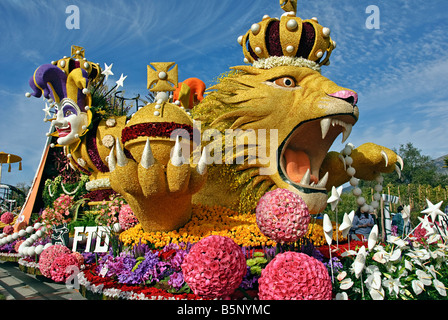 Bouquet Rose Parade Float Trophée Spécial Tournoi 'la magie de Mardi Gras' Pasadena CA Los Angeles California, Lion, Couronne Banque D'Images